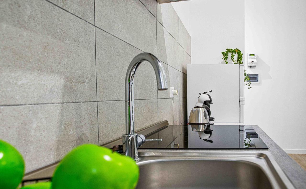 Joivy Warm And Inviting Flat With Balcony Apartman Milánó Kültér fotó